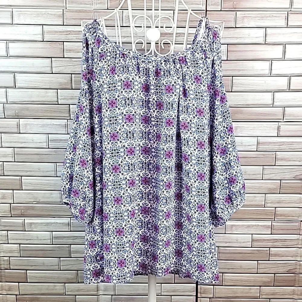 Le Lis cold shoulder top Size L
